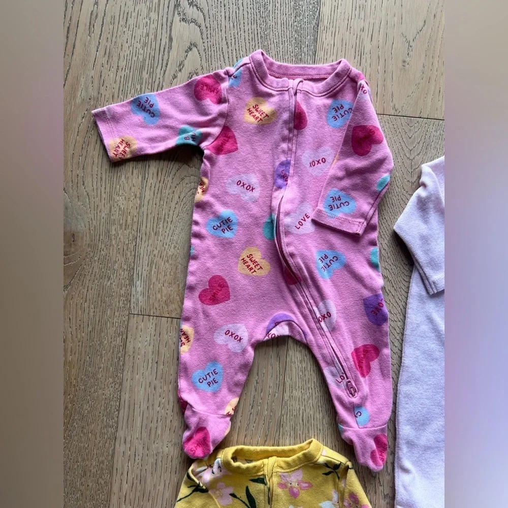 Old Navy Baby Girl Sleepy and Play Bundle with Summer Romper size 0-3 Months